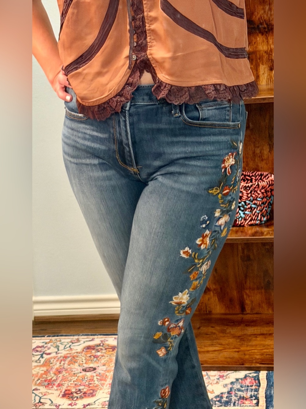 Driftwood Kelly Embroidered Floral Jeans Size 28 Bootcut Boho Stretch - Picture 2 of 14